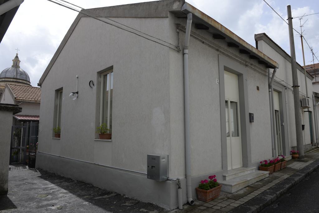 B&B San Leonardo Mascali Εξωτερικό φωτογραφία